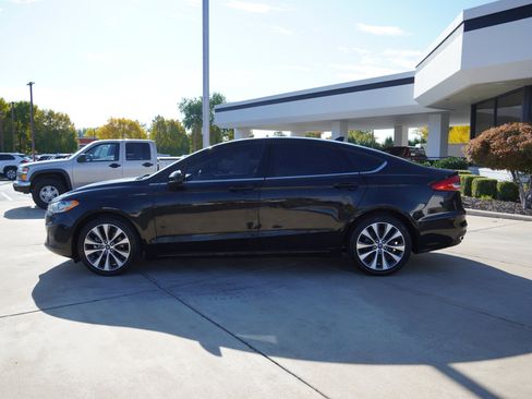 Used 2019 Ford Fusion SE image 6