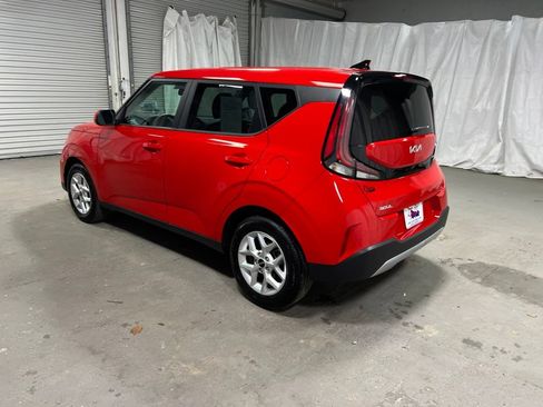 Used 2025 Kia Soul LX w/ LX Technology Package FWD image 5
