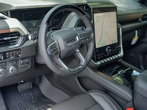 New 2026 GMC Yukon XL Denali w/ Denali Reserve Package AWD/4WD image 9