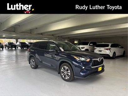 Used 2022 Toyota Highlander XLE