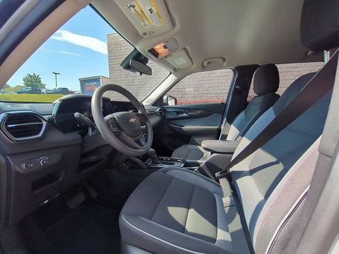 Used 2025 Chevrolet TrailBlazer LT AWD/4WD image 15