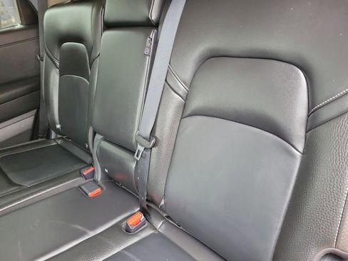 Used 2025 Nissan Pathfinder SL image 15