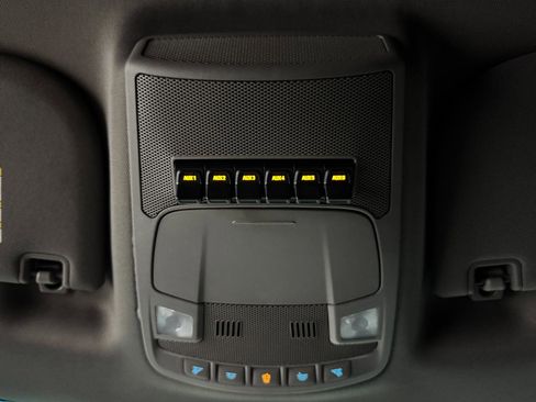 Used 2018 Ford F350 XLT w/ XLT Premium Package image 12