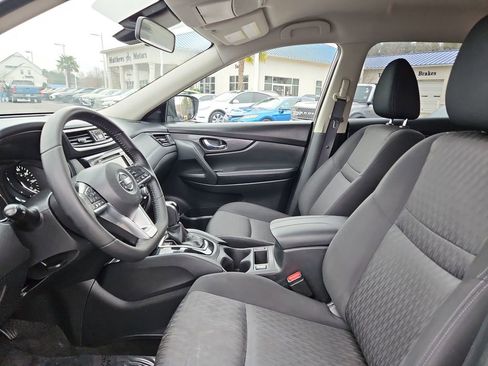 Used 2020 Nissan Rogue SV image 21
