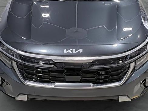 Used 2024 Kia Seltos SX w/ SX Sunroof Package AWD/4WD image 16