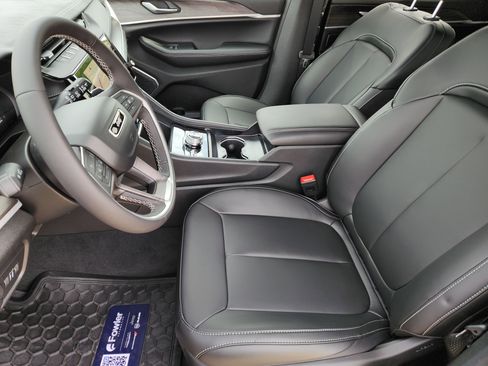 New 2026 Jeep Grand Cherokee L Limited AWD/4WD image 11