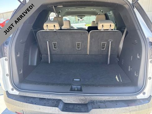 Used 2023 Chevrolet Traverse LS w/ Midnight/Sport Edition FWD image 12