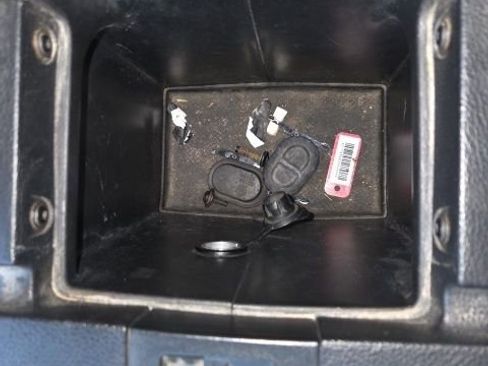 Used 2015 Jeep Wrangler Unlimited Rubicon image 29