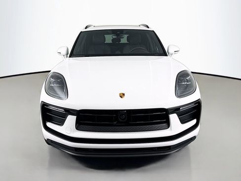 Certified 2026 Porsche Macan image 6