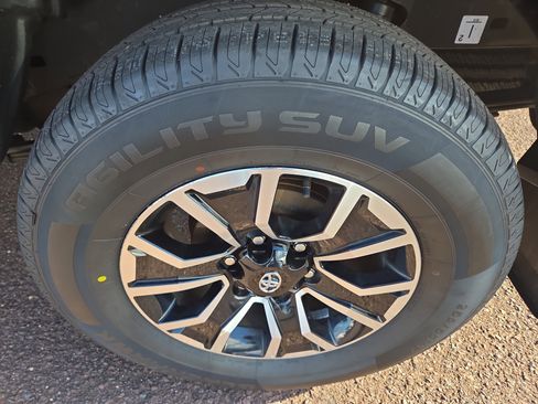 Certified 2022 Toyota Tacoma SR5 image 11