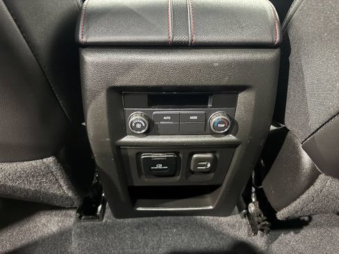 Used 2023 Chevrolet Traverse RS AWD/4WD image 39