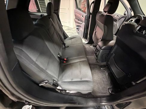 Used 2016 Jeep Grand Cherokee Laredo w/ Quick Order Package 23E AWD/4WD image 41