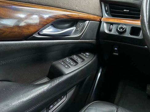 Used 2015 Cadillac Escalade Premium image 19