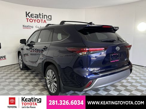 New 2026 Toyota Highlander Platinum AWD/4WD image 10
