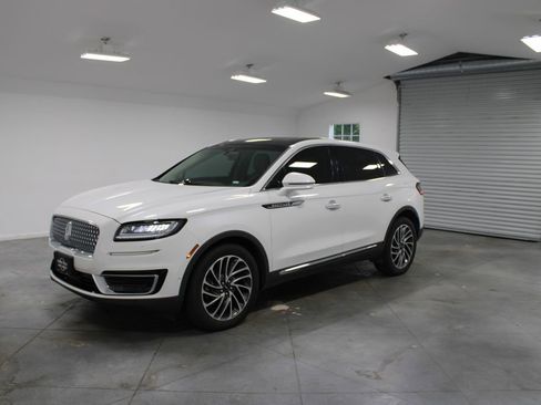 Used 2020 Lincoln Nautilus Reserve w/ Equipment Group 201A image 4