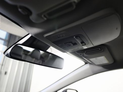 Used 2024 Toyota Camry SE image 29