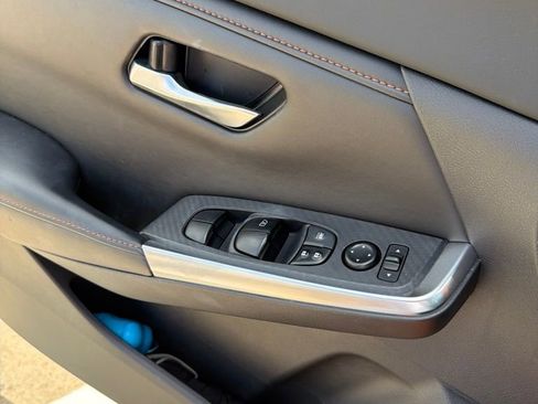 Used 2022 Nissan Sentra SR w/ SR Premium Package FWD image 8
