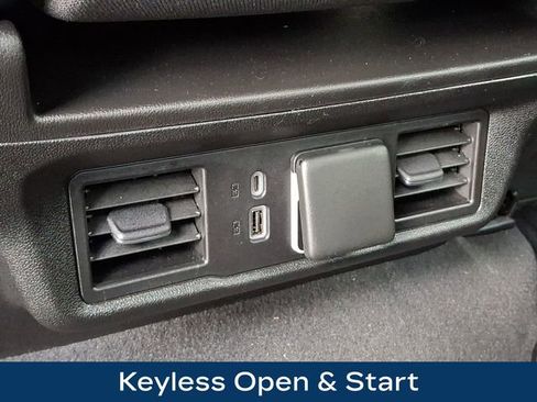 Used 2022 Chevrolet Silverado 1500 LT image 14