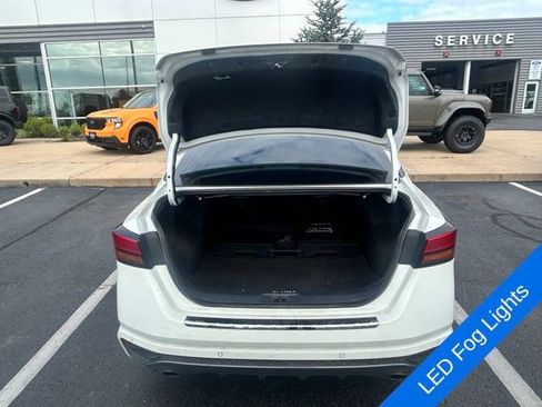 Used 2022 Nissan Altima 2.5 SR w/ Midnight Edition Package FWD image 9