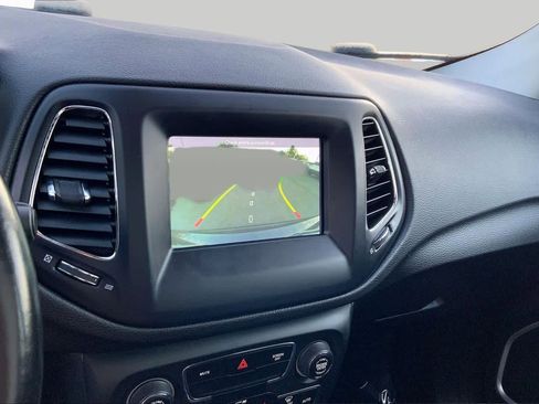 Used 2021 Jeep Compass Sport w/ Cold Weather Group FWD image 28