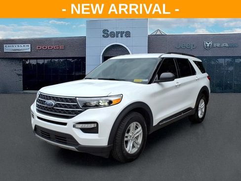 Used 2021 Ford Explorer XLT w/ Equipment Group 202A AWD/4WD image 3