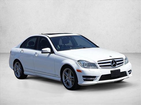 Used 2013 Mercedes-Benz C 300 4MATIC Sedan image 3