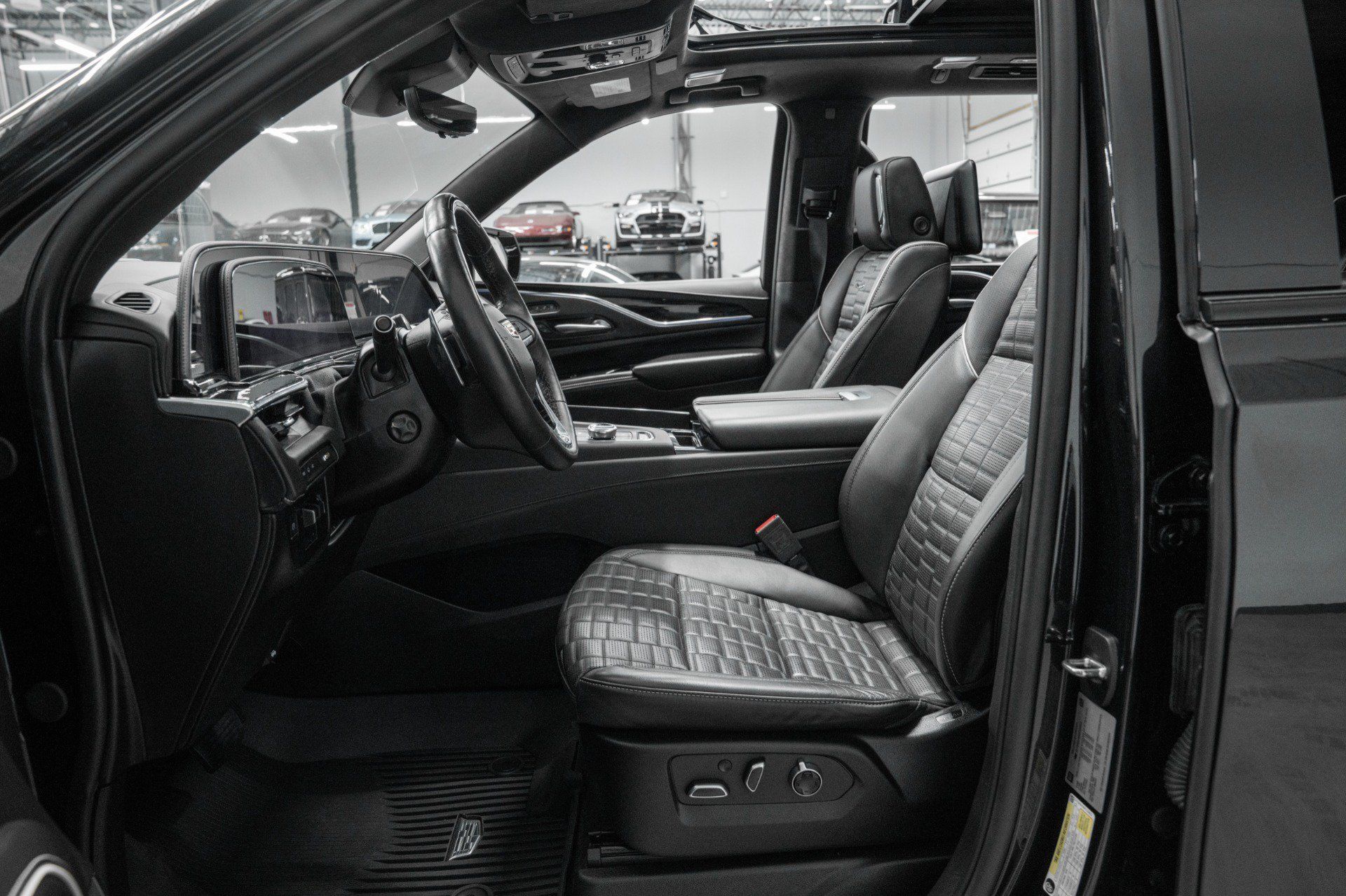 Used 2024 Cadillac Escalade ESV V w/ LPO, Floor Liner Package AWD/4WD image 25