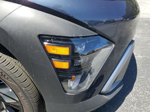 Used 2025 Hyundai Kona SEL image 9