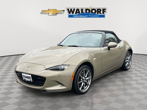 Used 2023 MAZDA MX-5 Miata Grand Touring image 3