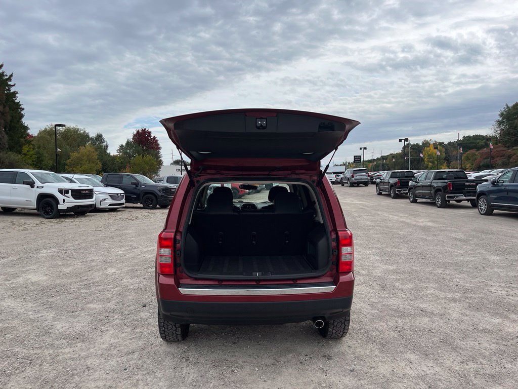 Used 2017 Jeep Patriot High Altitude AWD/4WD image 8