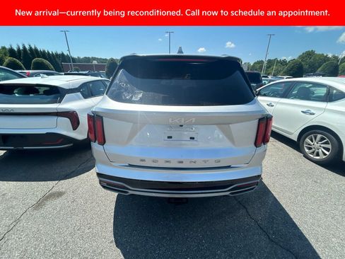 Certified 2022 Kia Sorento SX FWD image 10