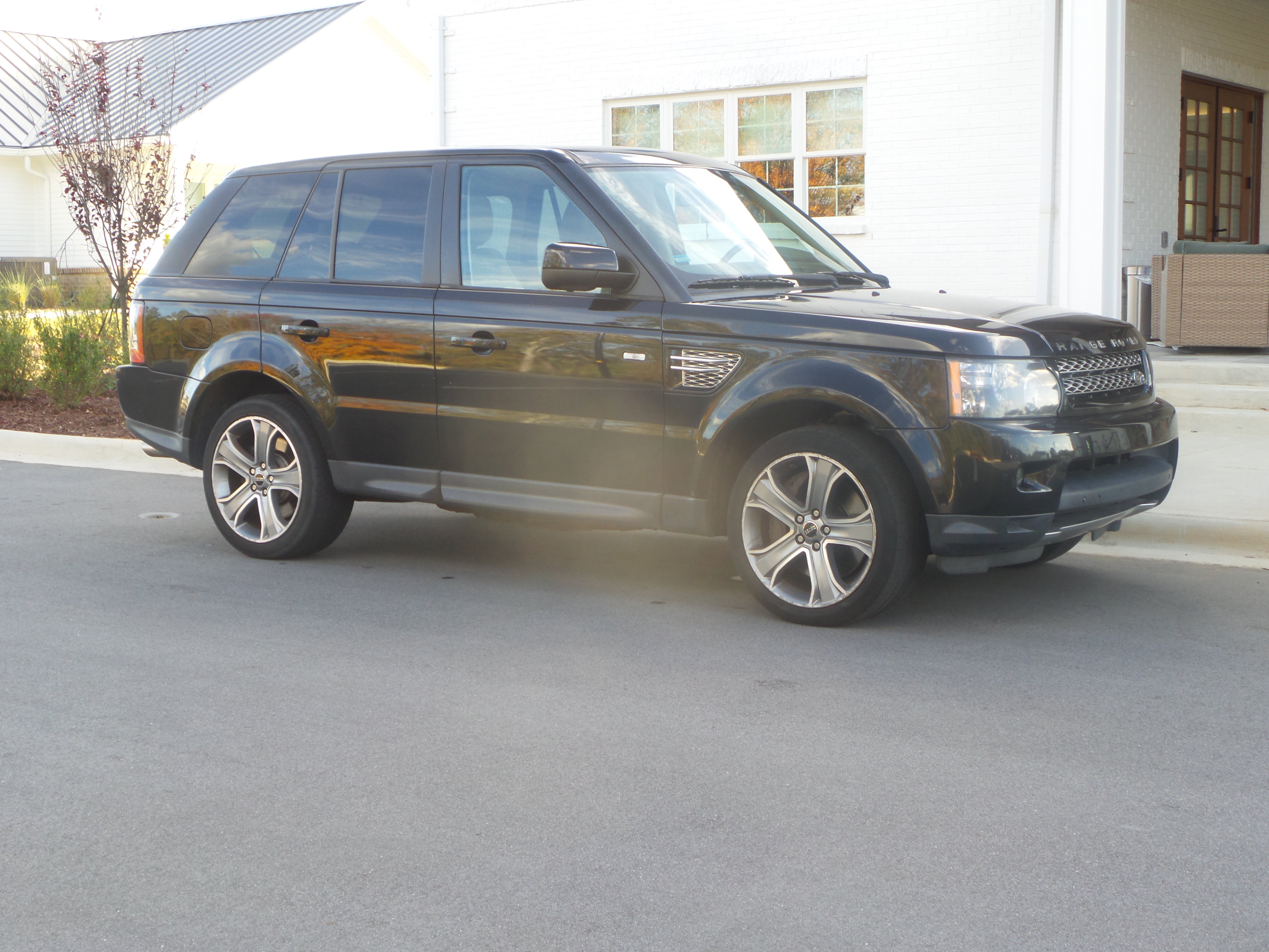 Used 2012 Land Rover Range Rover Sport Supercharged AWD/4WD image 5