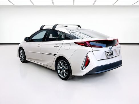 Used 2019 Toyota Prius Prime Advanced FWD image 6