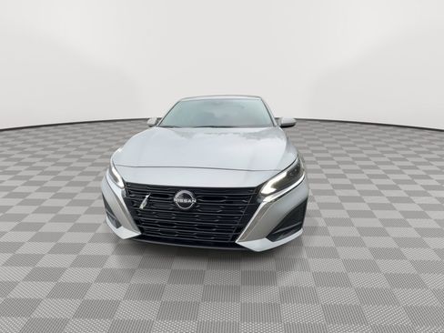 Used 2023 Nissan Altima 2.5 SV FWD image 3