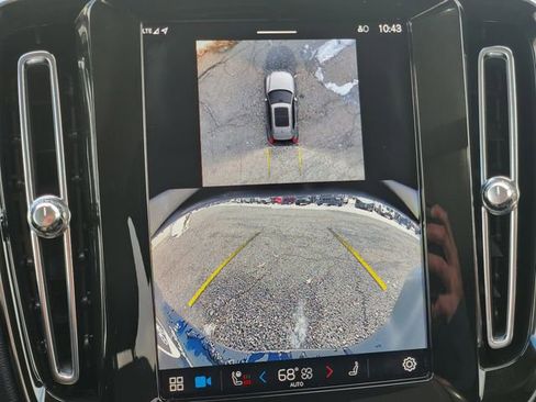 Certified 2025 Volvo XC40 B5 Ultra w/ Climate Package image 21