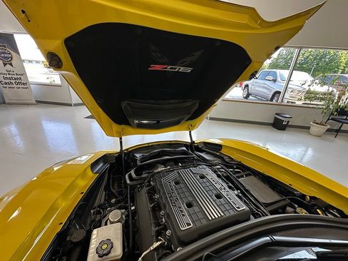 Used 2019 Chevrolet Corvette Z06 RWD image 8