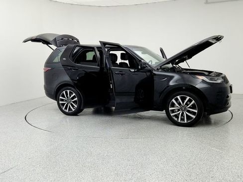 Certified 2024 Land Rover Discovery Dynamic SE image 10