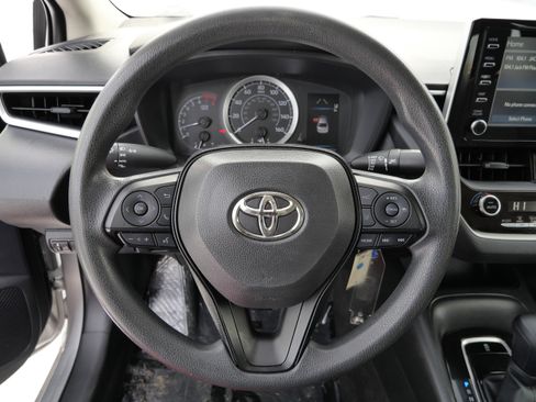 Used 2020 Toyota Corolla LE image 26