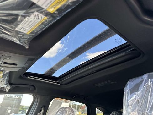 New 2025 MAZDA CX-5 Signature image 15