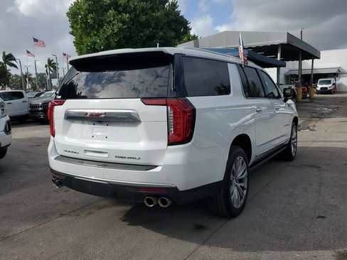 Used 2023 GMC Yukon XL Denali image 7