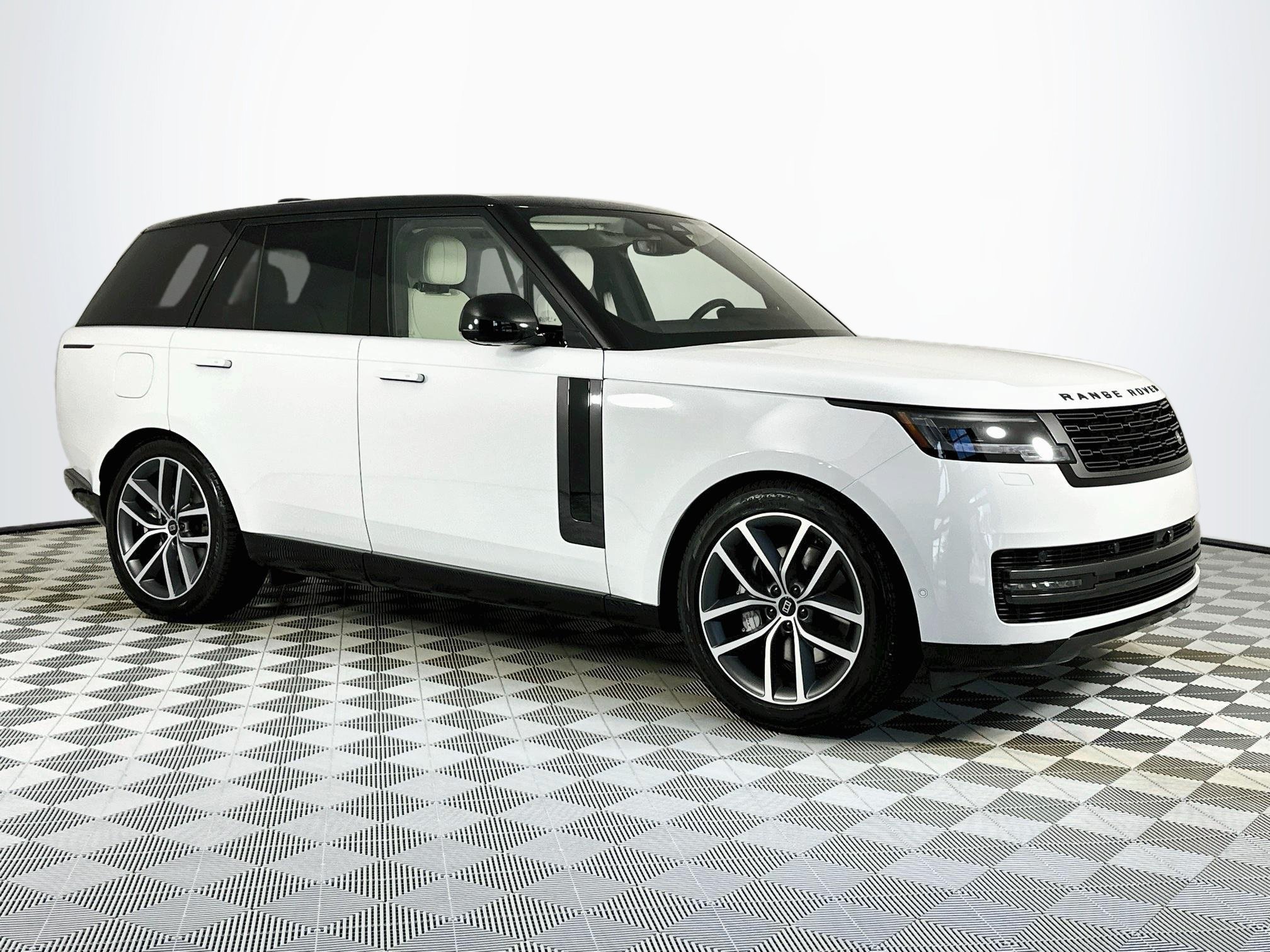 New 2027 Land Rover Range Rover SE AWD/4WD image 3