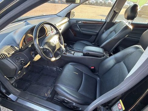 Used 2004 Mercedes-Benz C 240 C 240 Sedan 4D image 8