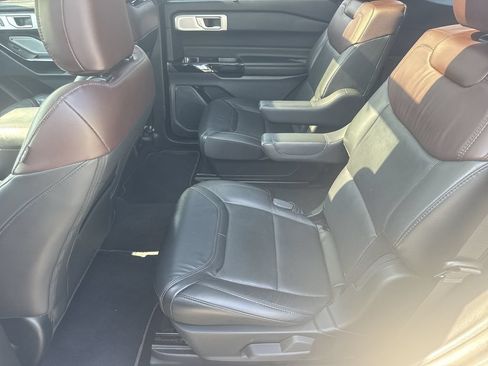 Used 2023 Ford Explorer Platinum w/ Technology Package AWD/4WD image 20