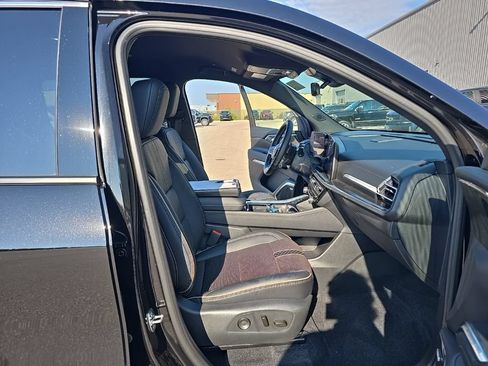 Used 2026 Chevrolet Traverse High Country w/ LPO, Floor Liner Package AWD/4WD image 18