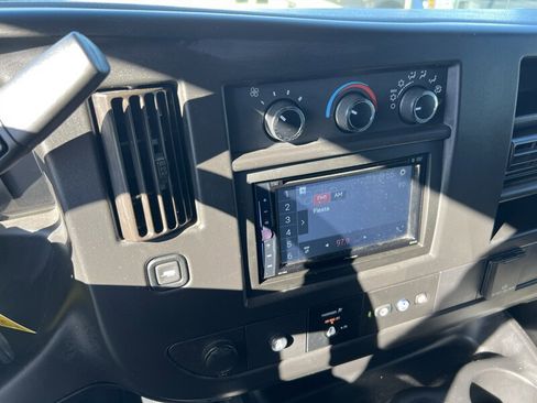 Used 2018 Chevrolet Express 2500 w/ Driver Convenience Package image 18