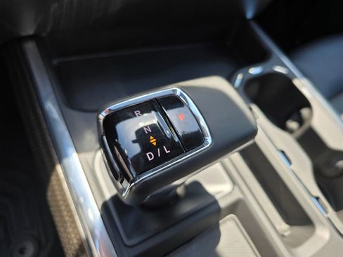 Used 2025 Chevrolet Silverado 1500 LT Trail Boss w/ Convenience Package II AWD/4WD image 37