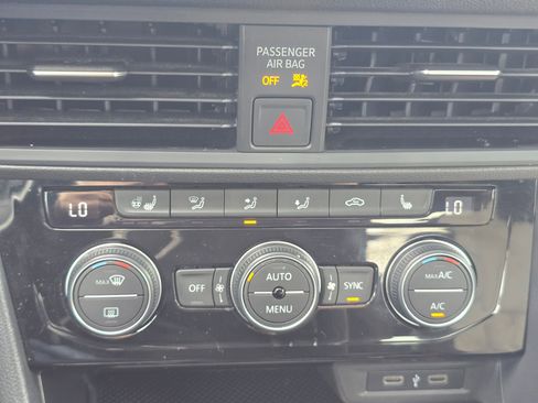 Used 2021 Volkswagen Jetta R-Line FWD image 30