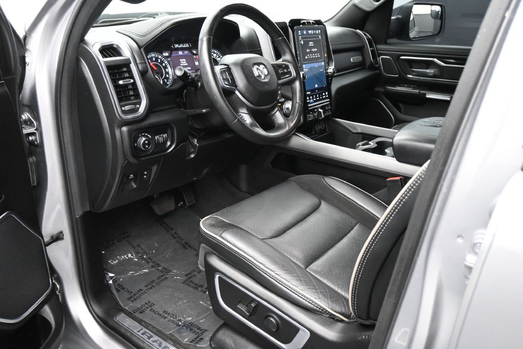 Used 2022 RAM 1500 Laramie AWD/4WD image 2