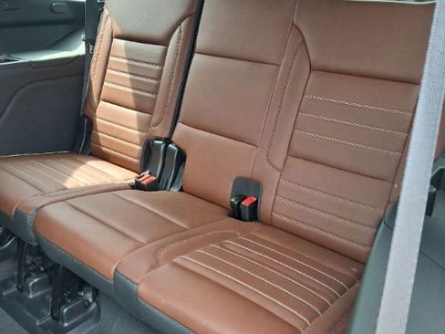 Used 2024 GMC Yukon Denali Ultimate AWD/4WD image 13