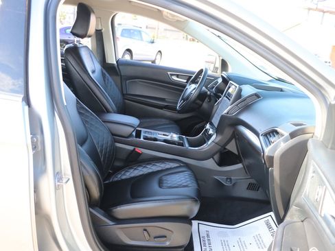 Used 2024 Ford Edge Titanium image 33